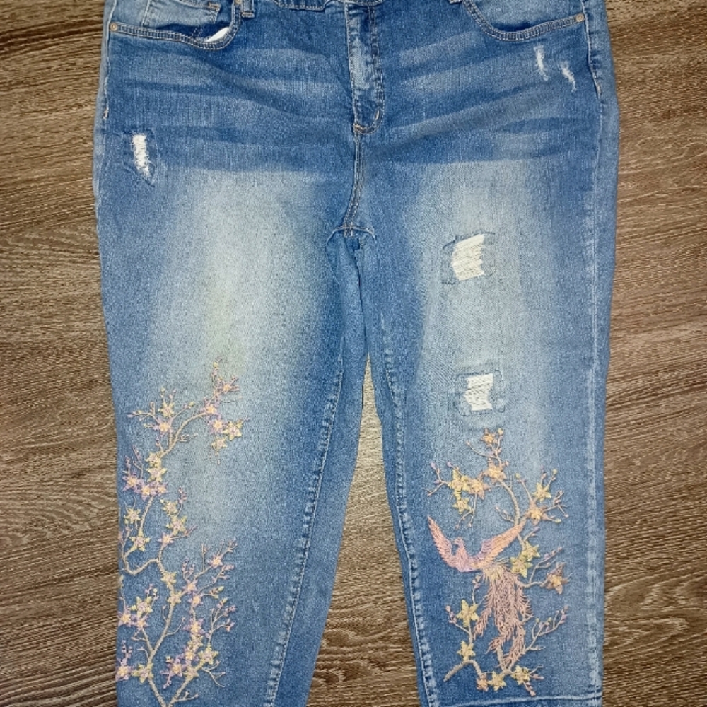 CAPRIS SIZE 22.